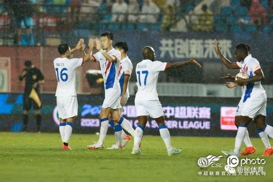 电视与院线历史性“牵手” 2019-09-27 据央视新闻，国庆当天，观众可以在电影院观看国庆70周年盛典实况。