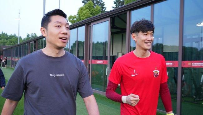 将拍摄著名小说《坟场之书》 2022-07-20 日前，迪士尼官方宣布，要将尼尔·盖曼的知名小说《坟场之书》拍成电影版。