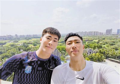 奥兰多·布鲁姆留名星光大道 可儿缺席儿子助阵 2014-04-03 洛杉矶当地时间4月2日，“精灵王子”奥兰多·布鲁姆留名好莱坞星光大道。