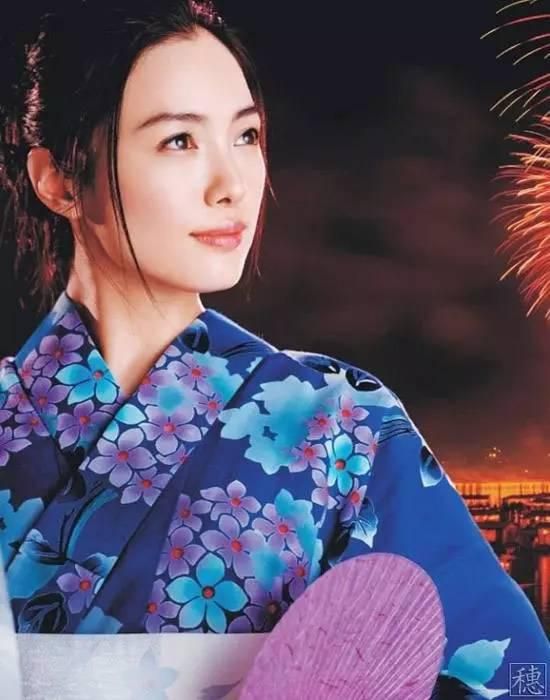 中国电影的启示：告别“唯票房”，拥抱大电影产业当电影超越银幕故事，延伸为现象级消费IP时，中国电影应如何应对？