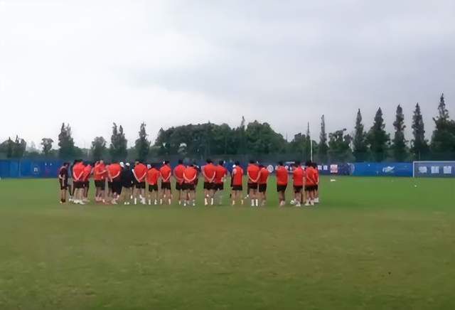 ”百日宴现场气氛十分温馨，包贝尔与妻子包文婧的 雷佳音：我是治愈系男神 希望能与宋丹丹演母子 2013-08-01 电影网专稿 《黄金大劫案》中的“小东北”一角让雷佳音名声鹊起，《宝贝》、《断奶》中的“奶爸”形象又让他赚足人气，他的目标是“治愈系男神”，崇尚的是“散文化表演体系”，最想让宋丹丹演一回老妈……近日 欲女是这样练成：小宋佳呼叫未婚妈妈 2007-01-28 2006，小宋佳全面飘红，《好奇害死猫》中的激情与性感成全了小宋佳，有时候名声大震就是这么简单，只要你胆子够大，没有什么是不可以的。