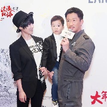 杨幂:演员要自觉抵制天价片酬、阴阳合同、偷逃税 2023-08-30 近日，杨幂参加中广联合会座谈会，她表示，作为演员要自觉抵制天价片酬、阴阳合同、偷逃税，“堂堂正正做人，清清白白做事。